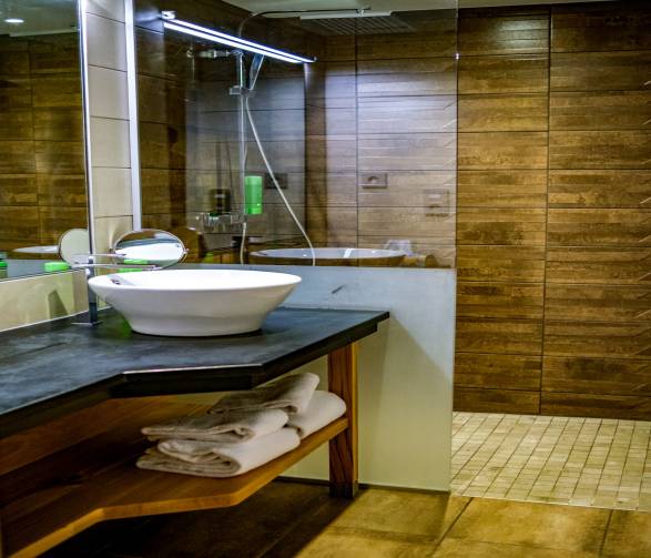 SDB CHAMBRE SCALED | Hôtel Le Caballin Chambre Triple Ribeauville 3